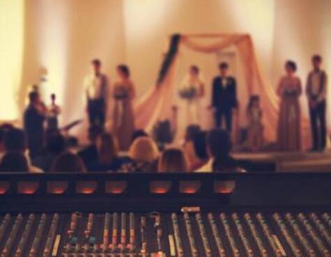 婚礼现场的感人歌曲 2017年最感人的婚礼现场音乐