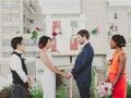 在屋顶的国家大农场婚礼
