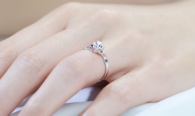 求婚钻戒和结婚戒指有什么区别吗？