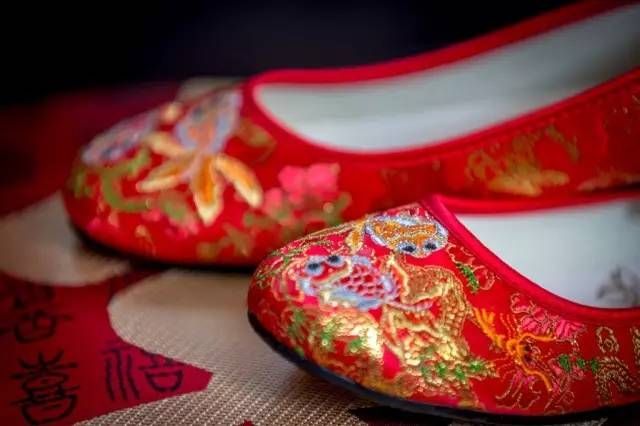 结婚婚鞋买几双？什么颜色什么款式更合适