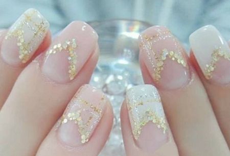 拍婚纱照指甲适合什么颜色，拍婚纱照必须去做指甲吗？