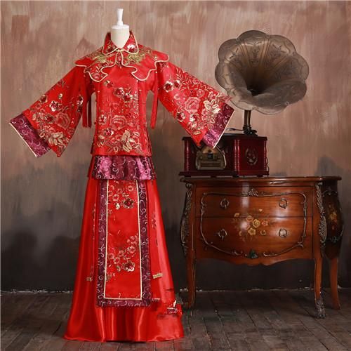 结婚时中式婚礼筹备几套衣服