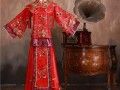 结婚时中式婚礼筹备几套衣服