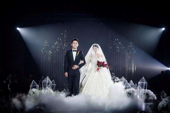 新娘一般筹备几套衣服以及需要注意的地方