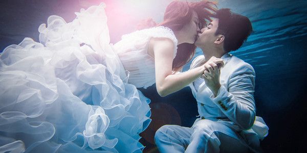 水下婚纱照如何拍？拍水下婚纱照有什么讲究
