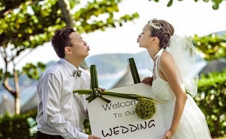 不会摆婚纱照pose？跟着明星学一学吧！