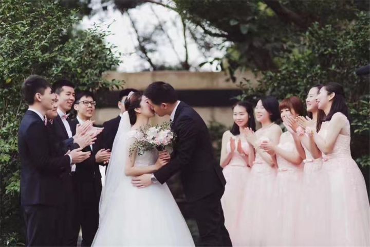 伴郎伴娘肯定要未婚吗