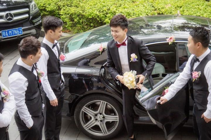 夏天结婚新郎穿什么衣服？