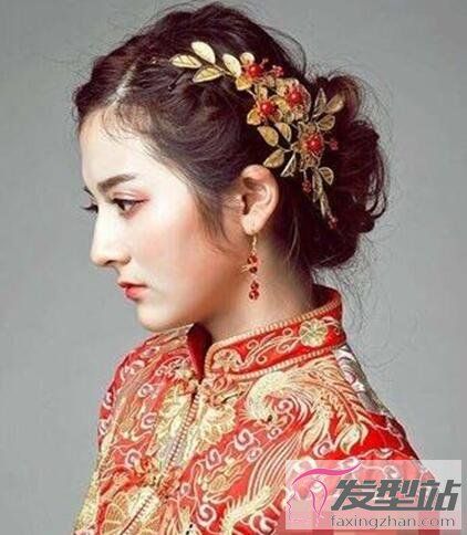 穿秀禾服怎么样选发型 盘发演绎中式复古风