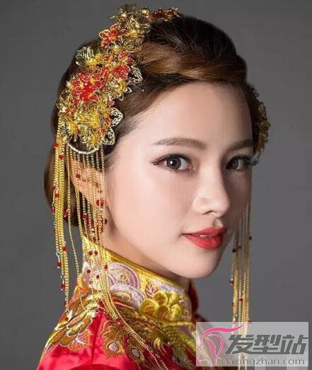 穿秀禾服怎么样选发型 盘发演绎中式复古风
