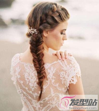 长发新娘怎么编头发 鱼骨辫编发美得够浪漫
