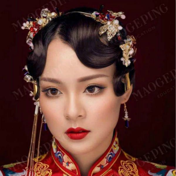 新娘婚纱礼服穿晚礼服发型选什么好