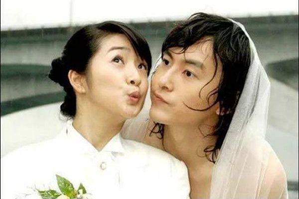 男生穿婚纱拍婚纱照怎么样 有趣的反串婚纱照