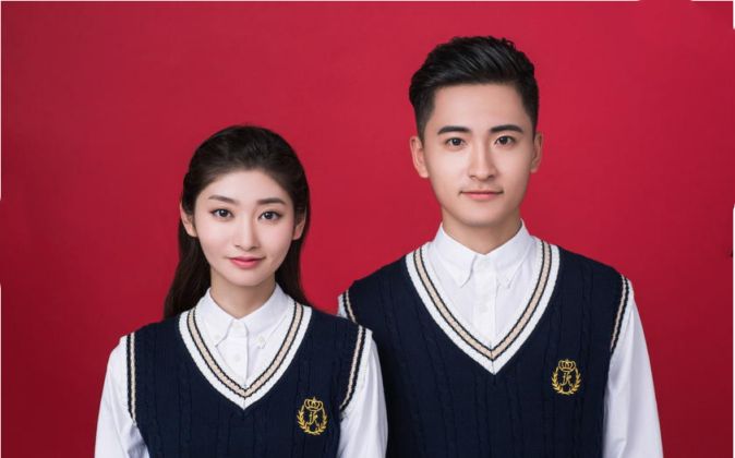 婚礼照需要穿白衬衫吗？这样穿想不好看都难！
