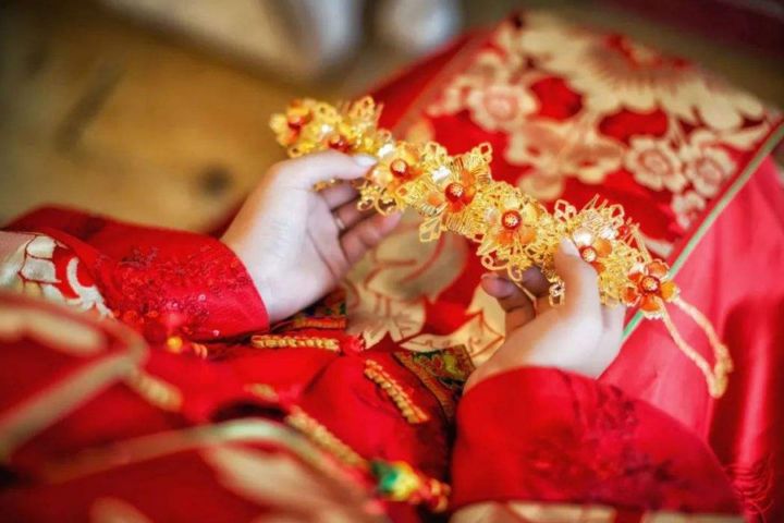 婚礼黄金首饰8件套说的是哪8件？