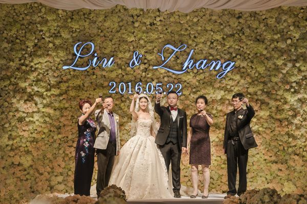 在酒店办结婚典礼一般花费什么价格