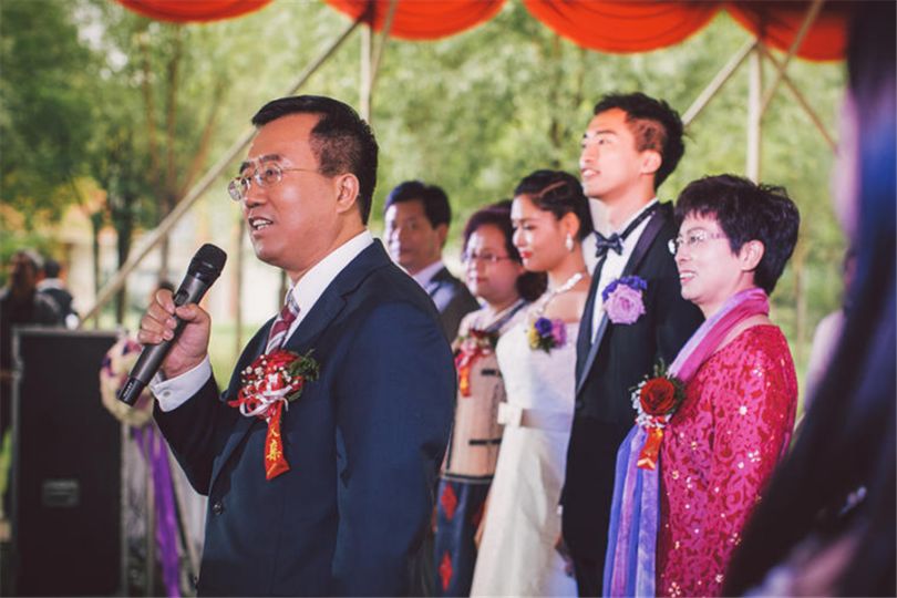 父亲在儿子结婚典礼上的讲话 新郎父亲结婚典礼上的致词如何说