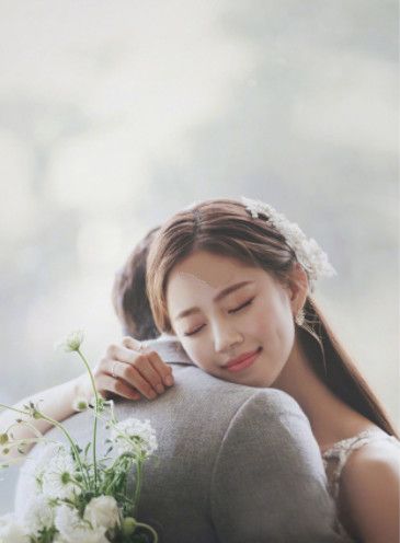 韩版婚纱照极简室内风格姿势如何摆