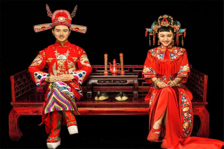 中式婚纱照只有凤冠霞帔？这些才是中式婚纱照的正确打开方法