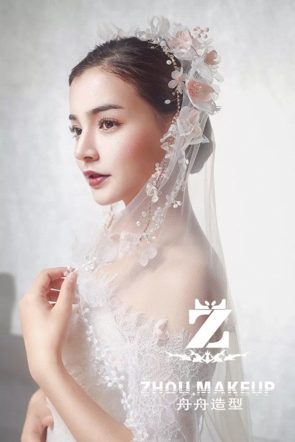 婚纱头饰造型图片大全