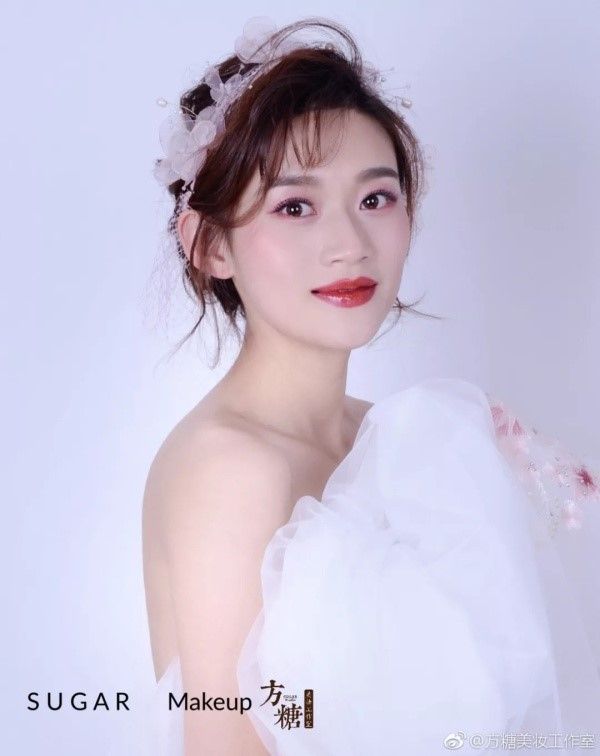 婚纱头饰造型图片大全