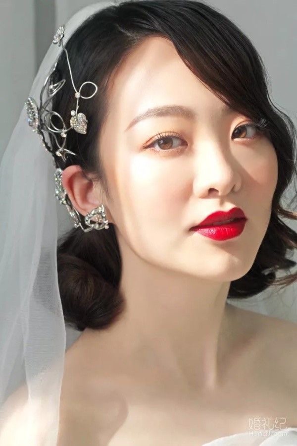婚纱头饰造型图片大全