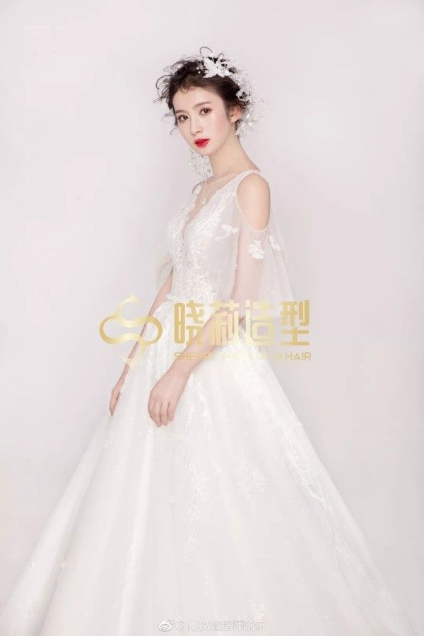 婚纱头饰造型图片大全