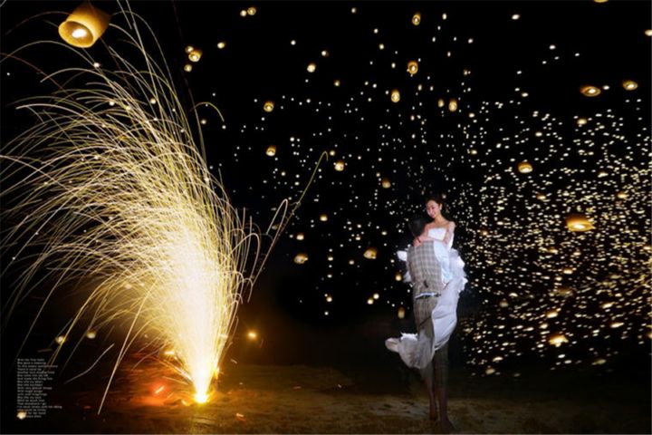 夜景婚纱照风格有哪几种 这张星空下的婚纱照美哭