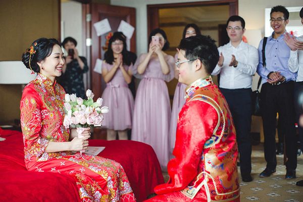 朋友圈结婚典礼邀请话语如何发