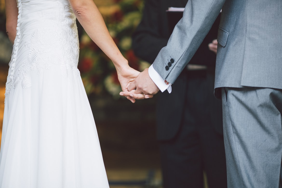 结婚典礼主持人结尾台词如何说